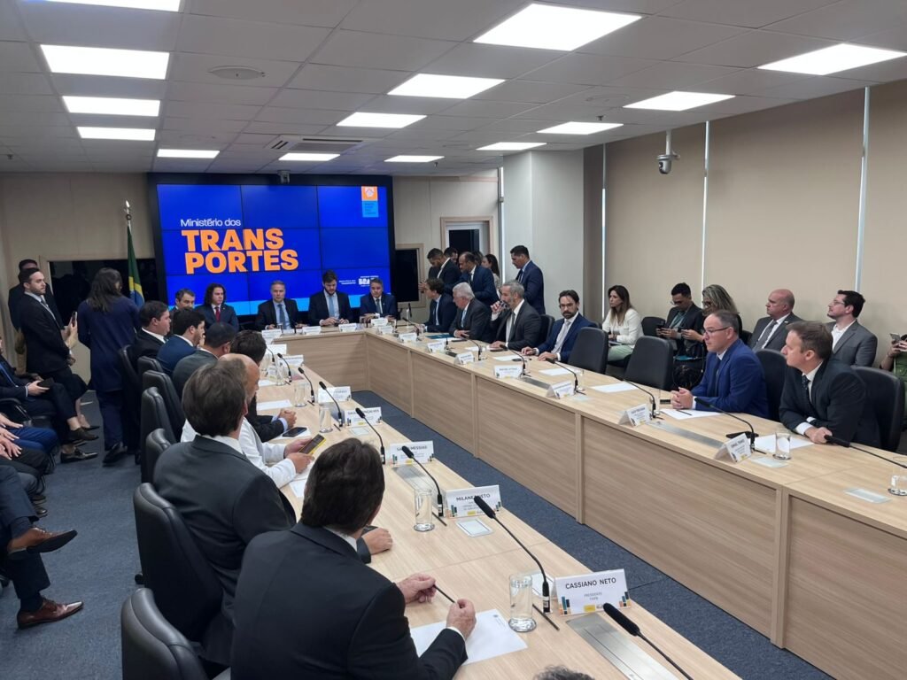 Ministro Renan Filho Garante A Veneziano R$ 100 Milhões Para Adequação Da Malha Ferroviária Do Vlt De Campina Grande